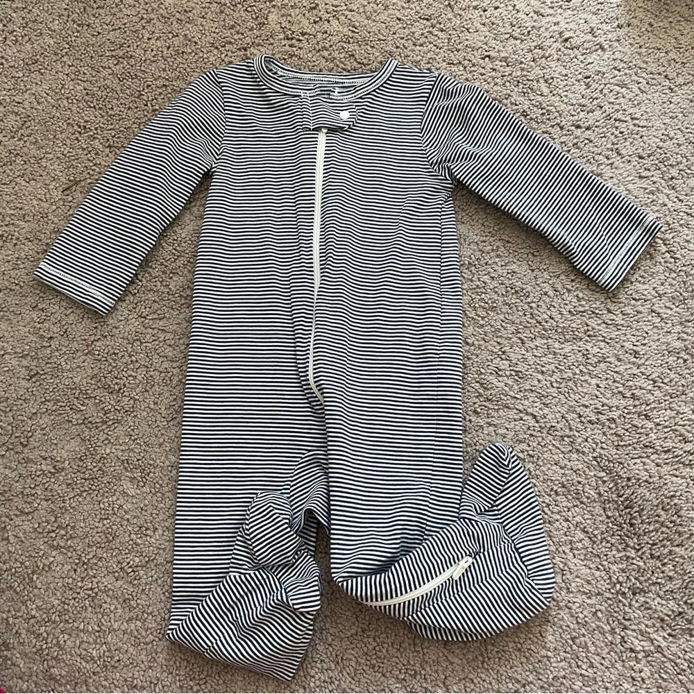 9m NWOT Carters Just One You zippered footies footie pajamas in navy blue stripe